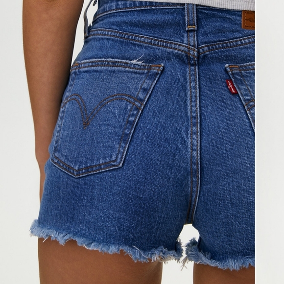 Levi’s Ribcage High Rise Waisted Denim Jean Distressed Short - Picture 6 of 6